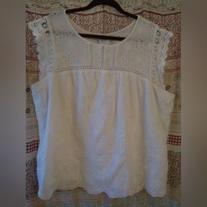 Pretty knox rose white eyelet top XXL